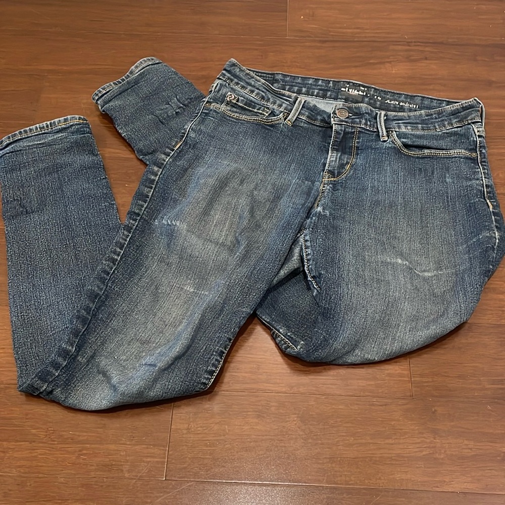 Denizen Levi modern skinny blue jeans